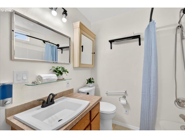 116 Ne 66TH Ave, Portland, OR 97035