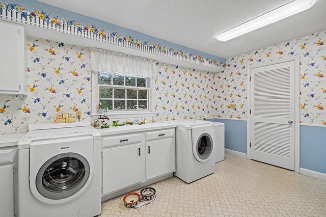 735 Courtwright Boulevard, Mansfield, OH 44907