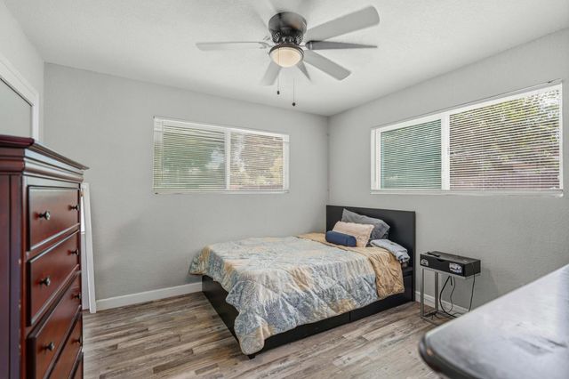 1000 Hawthorne Ave, Modesto, CA 95350