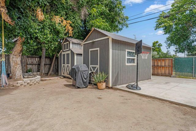 1000 Hawthorne Ave, Modesto, CA 95350