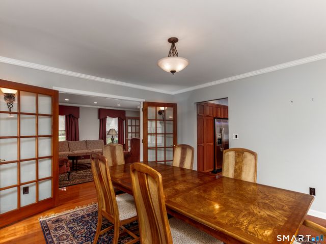 3 Lancelot Way, Hamden, CT 06518