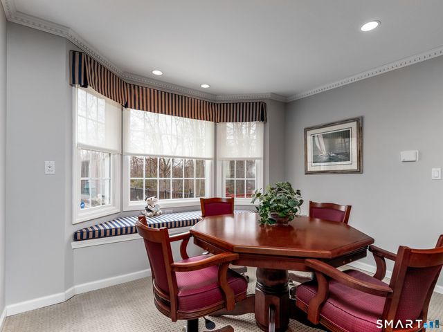 3 Lancelot Way, Hamden, CT 06518