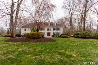 3 Lancelot Way, Hamden, CT 06518