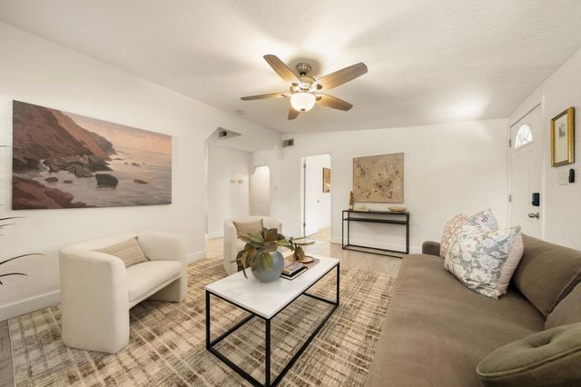 740 Reuter Dr, West Sacramento, CA 95605
