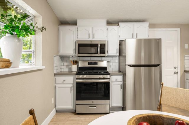 740 Reuter Dr, West Sacramento, CA 95605