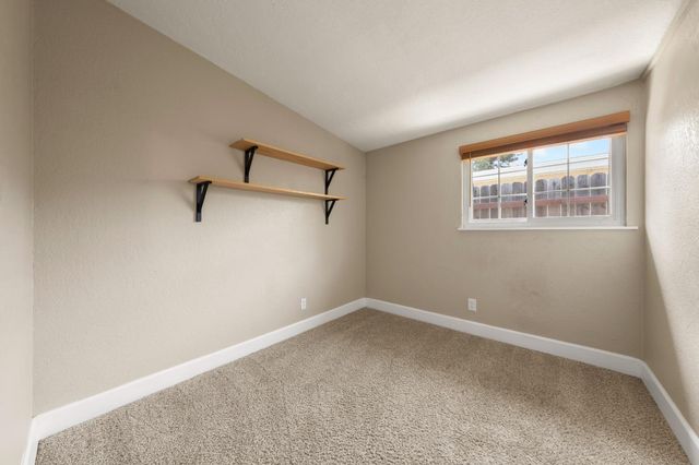 740 Reuter Dr, West Sacramento, CA 95605