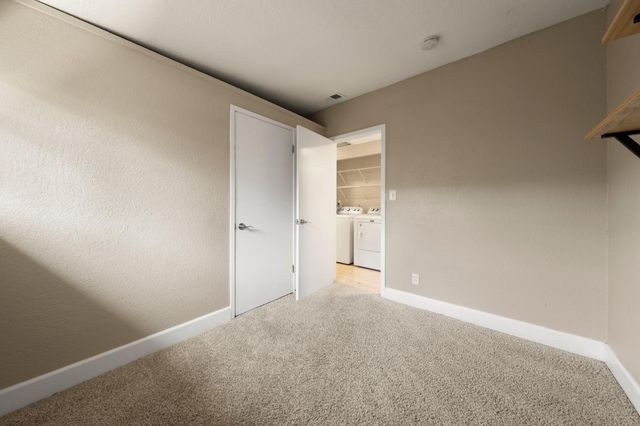 740 Reuter Dr, West Sacramento, CA 95605