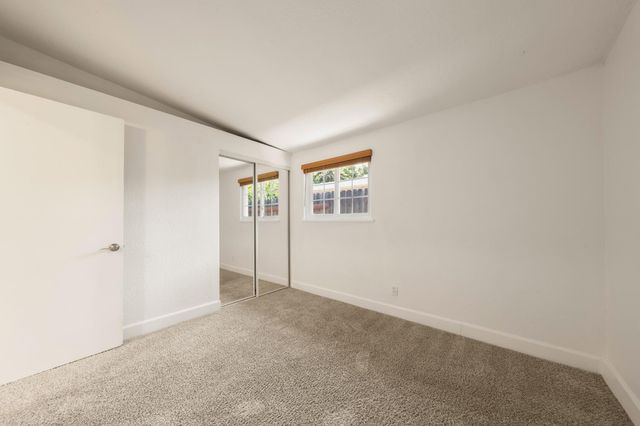 740 Reuter Dr, West Sacramento, CA 95605