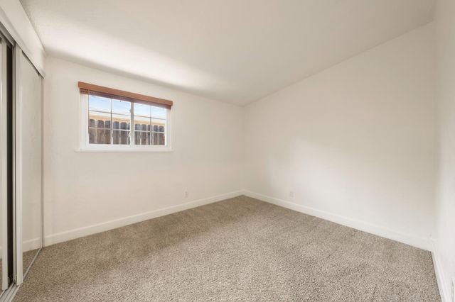 740 Reuter Dr, West Sacramento, CA 95605