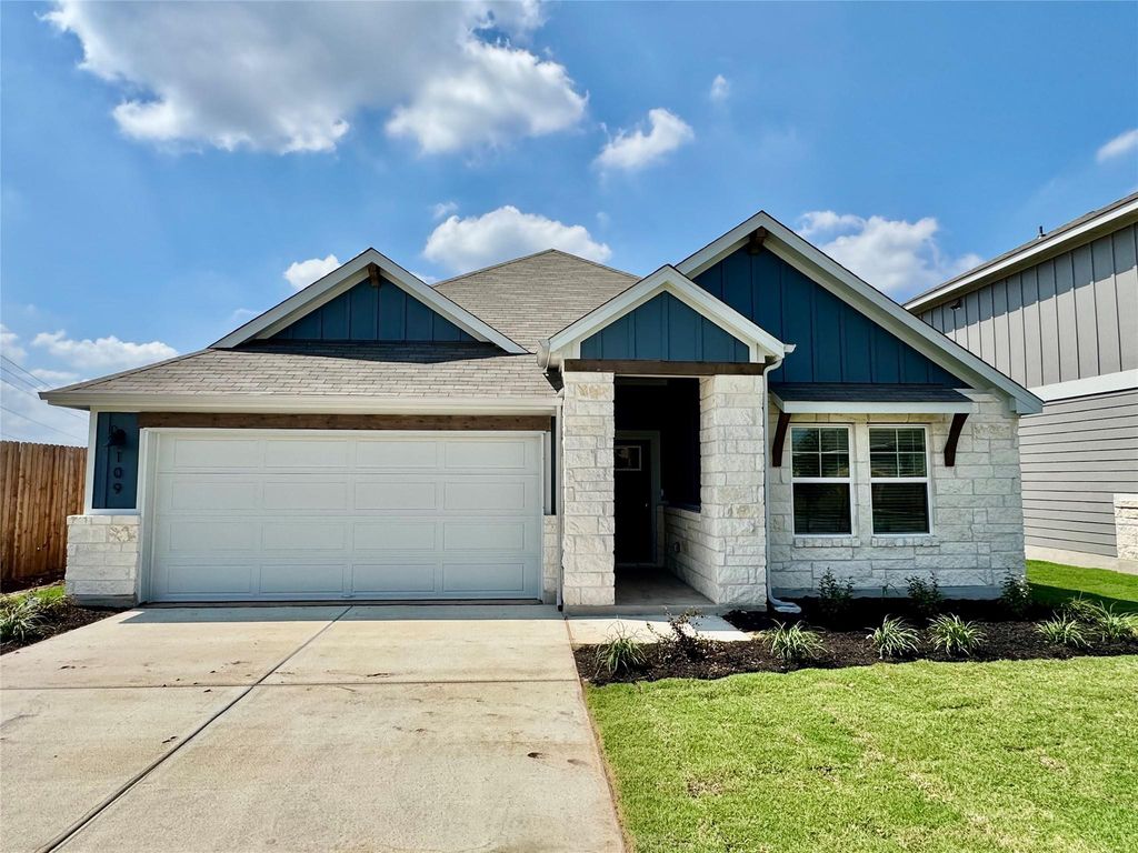 109 Bonnellis Roost Aly, Cedar Creek, TX 78612