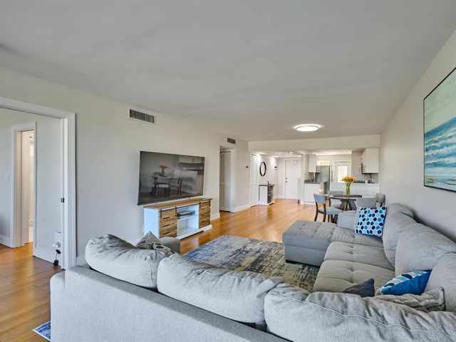 3001 S Palm Aire Drive 107, Pompano Beach, FL 33069