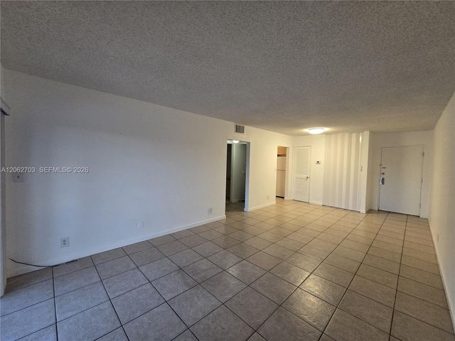 405 S Pine Island Rd 401D, Plantation, FL 33324