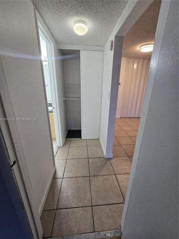 405 S Pine Island Rd 401D, Plantation, FL 33324