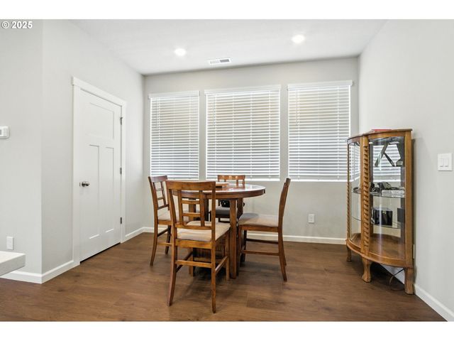3292 Se EQUINOX Ln, Hillsboro, OR 97123
