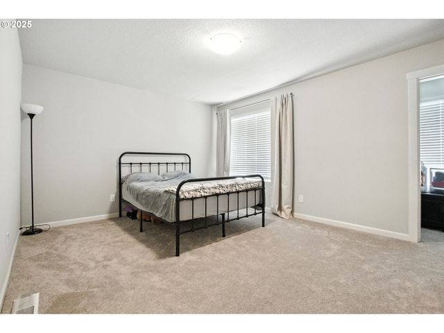 3292 Se EQUINOX Ln, Hillsboro, OR 97123