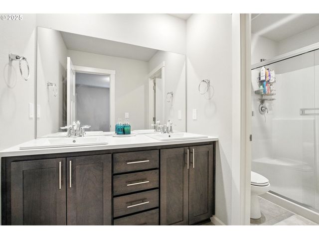 3292 Se EQUINOX Ln, Hillsboro, OR 97123