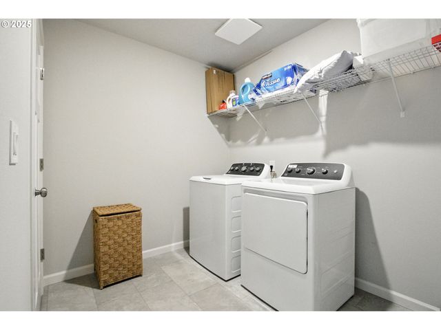 3292 Se EQUINOX Ln, Hillsboro, OR 97123