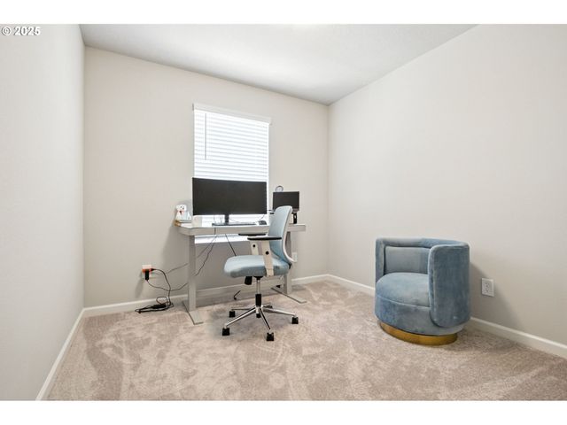 3292 Se EQUINOX Ln, Hillsboro, OR 97123
