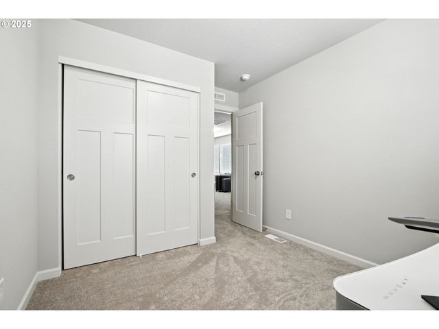 3292 Se EQUINOX Ln, Hillsboro, OR 97123