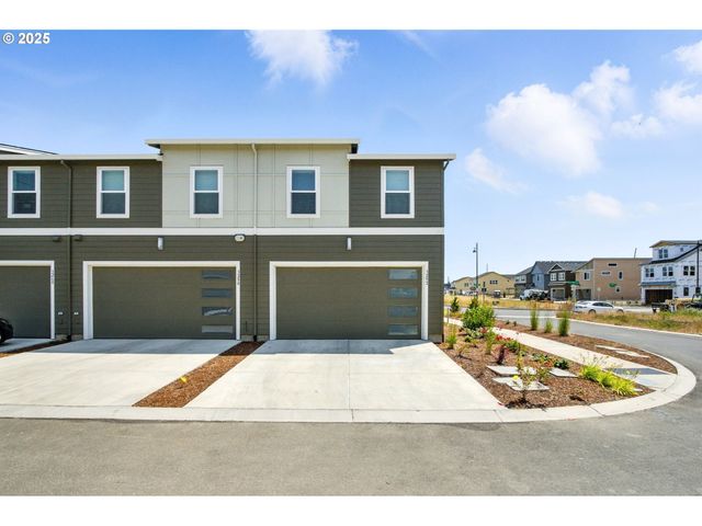 3292 Se EQUINOX Ln, Hillsboro, OR 97123