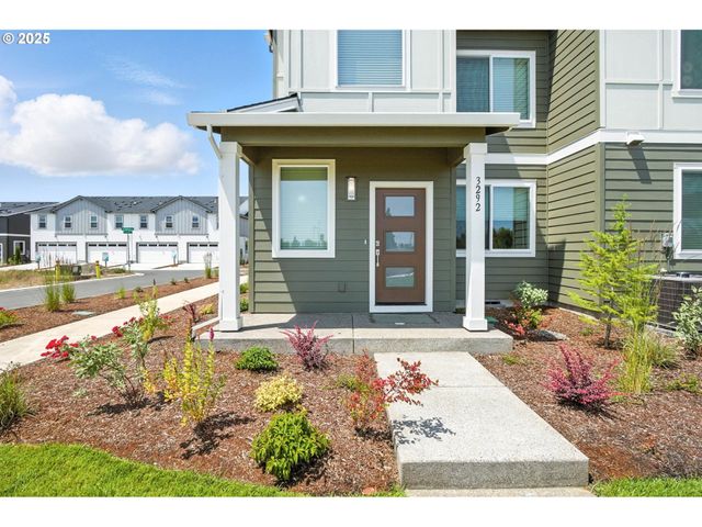 3292 Se EQUINOX Ln, Hillsboro, OR 97123
