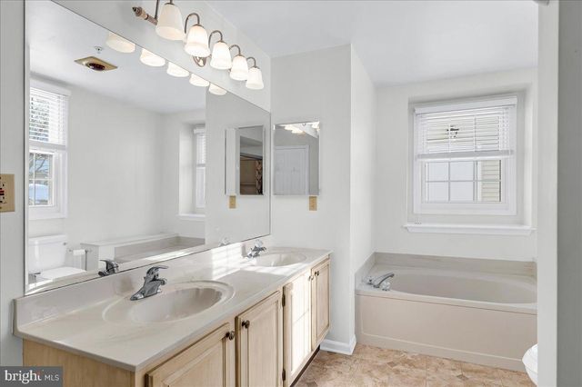 65 STANDIFORD CT, Wilmington, DE 19804