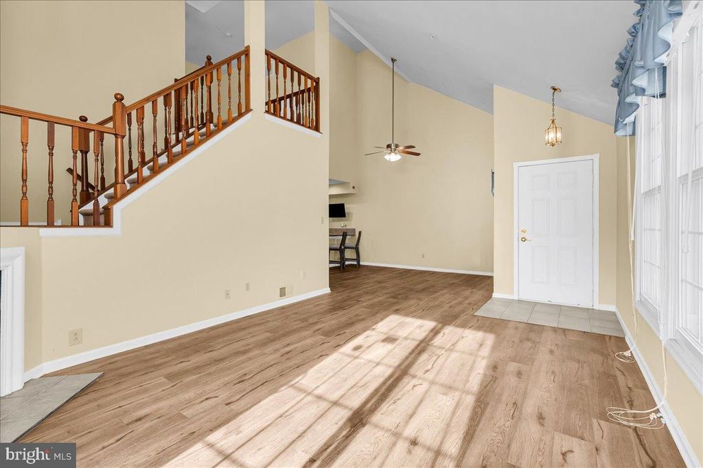 Image 3 of property listing at 65 STANDIFORD CT, Wilmington, DE 19804