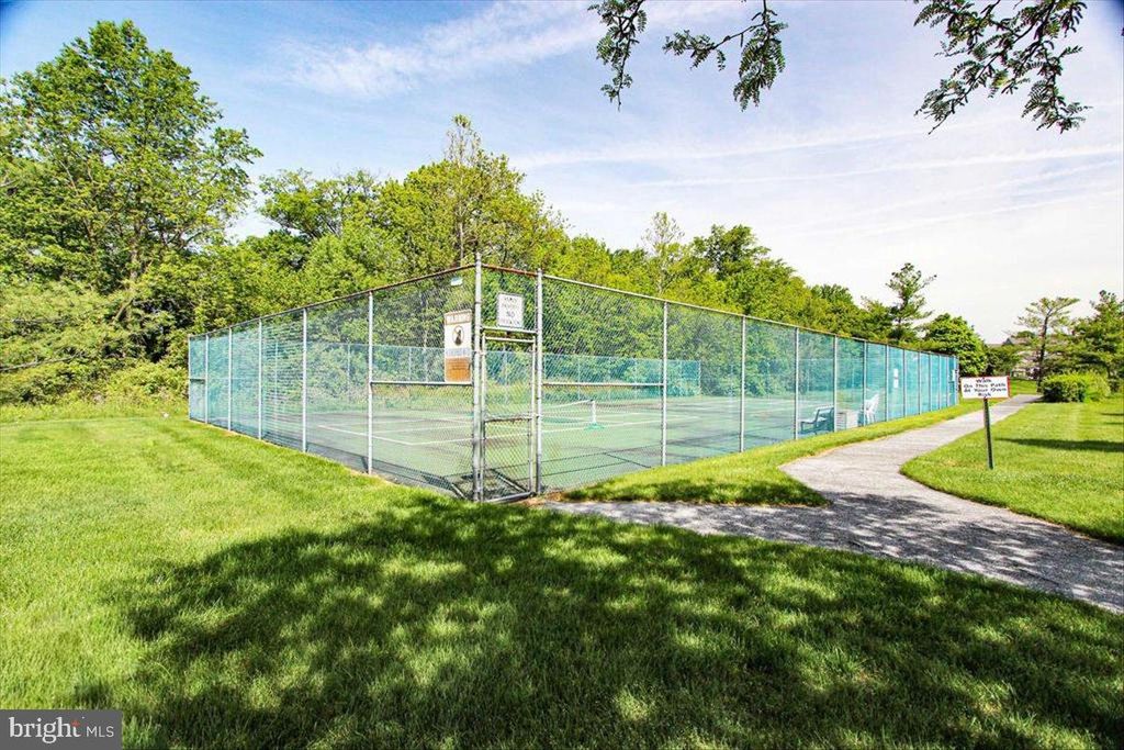 Image 33 of property listing at 65 STANDIFORD CT, Wilmington, DE 19804