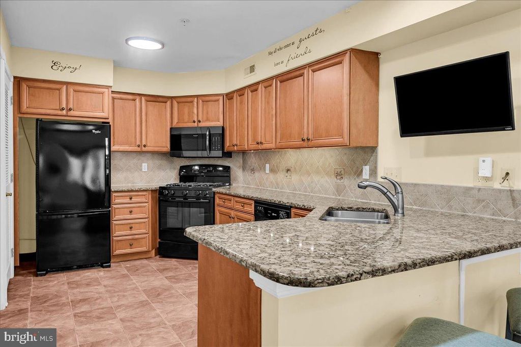 Image 10 of property listing at 65 STANDIFORD CT, Wilmington, DE 19804