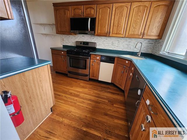254 Sayre Drive, Plainsboro, NJ 08540