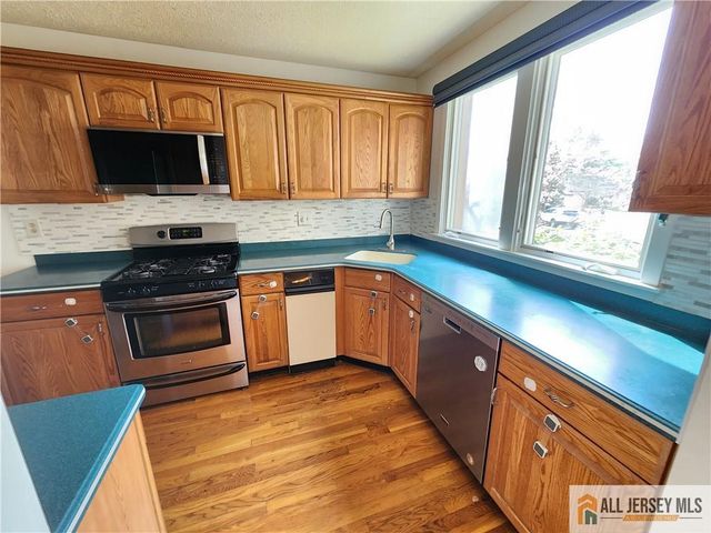 254 Sayre Drive, Plainsboro, NJ 08540