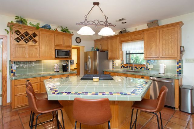 121 Xit Ranch Road, Trinidad, TX 75163