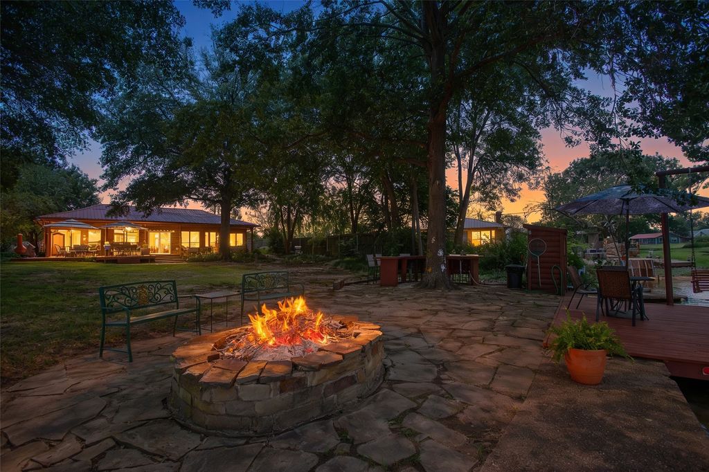 121 Xit Ranch Road, Trinidad, TX 75163