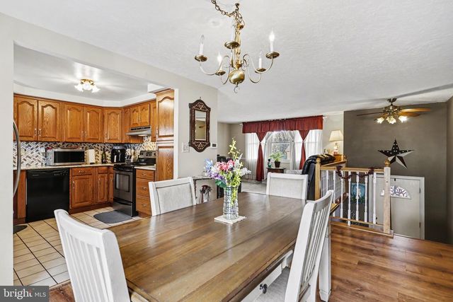 205 TEILA DR, Dallastown, PA 17313