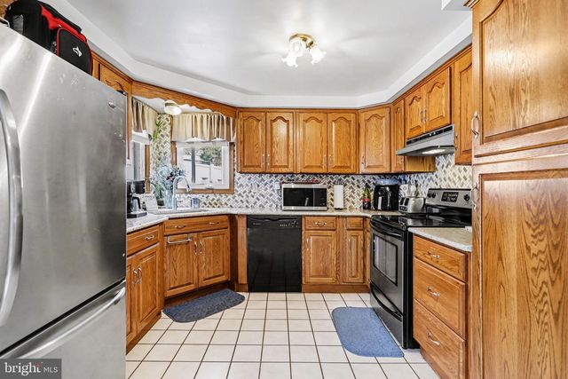 205 TEILA DR, Dallastown, PA 17313