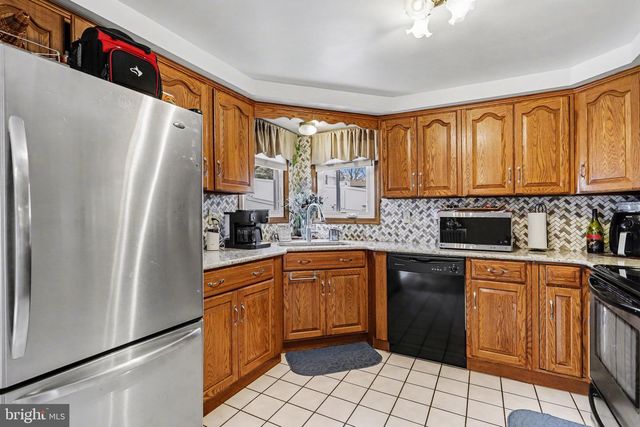 205 TEILA DR, Dallastown, PA 17313