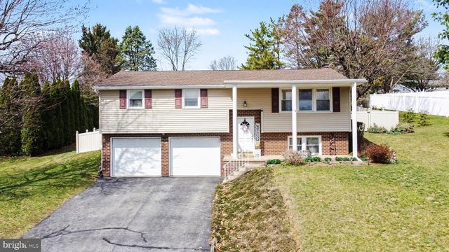 205 TEILA DR, Dallastown, PA 17313