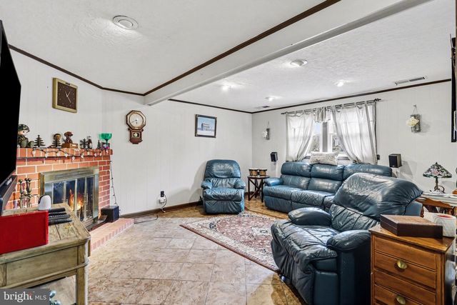 205 TEILA DR, Dallastown, PA 17313