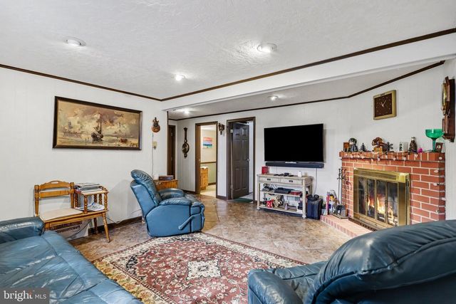 205 TEILA DR, Dallastown, PA 17313