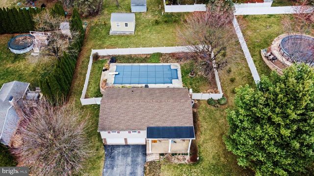 205 TEILA DR, Dallastown, PA 17313