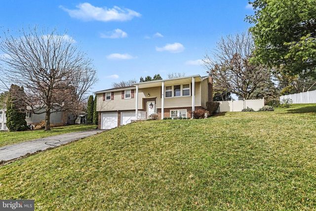 205 TEILA DR, Dallastown, PA 17313