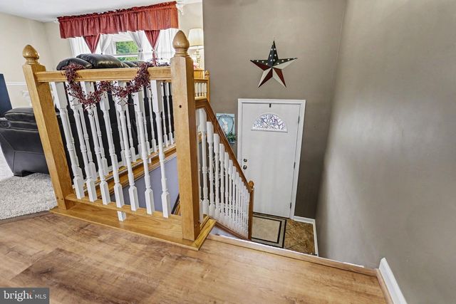 205 TEILA DR, Dallastown, PA 17313