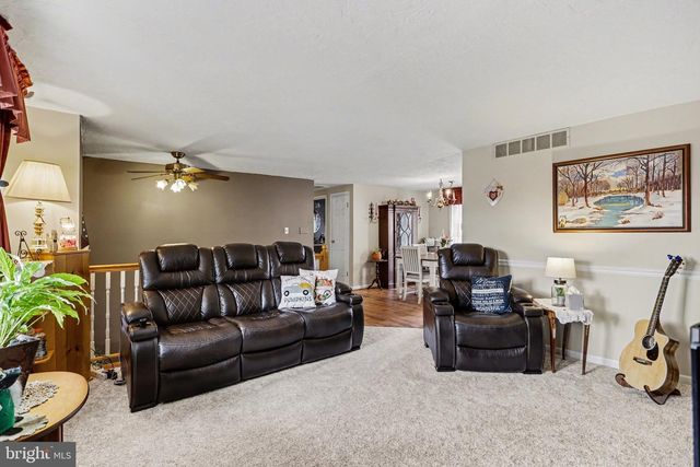 205 TEILA DR, Dallastown, PA 17313