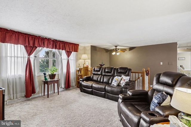 205 TEILA DR, Dallastown, PA 17313