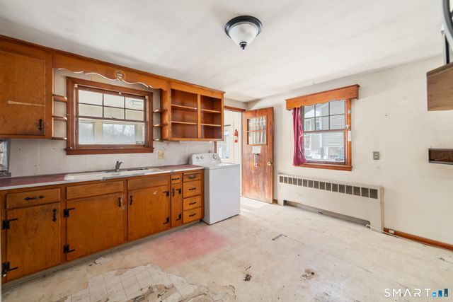 24 Pentlow Avenue, New Britain, CT 06053