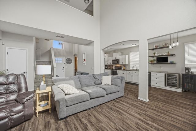 322 Sweet Leaf Lane, Lake Dallas, TX 75065