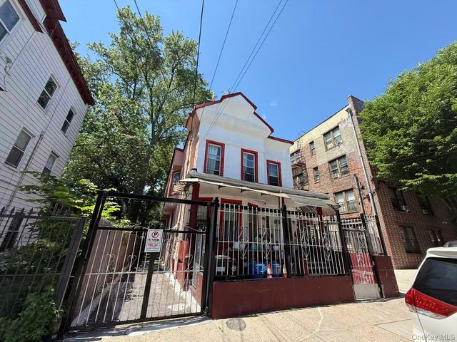 3935 Barnes Avenue, Bronx, NY 10466