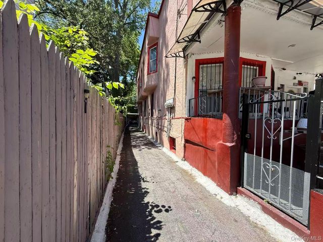 3935 Barnes Avenue, Bronx, NY 10466