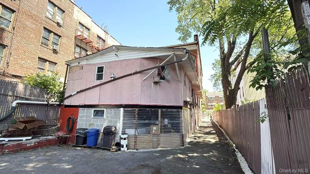 3935 Barnes Avenue, Bronx, NY 10466
