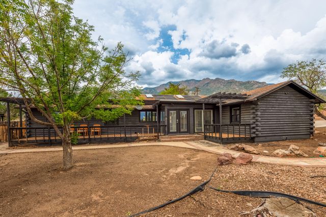 12519 ELENA Drive NE, Albuquerque, NM 87122